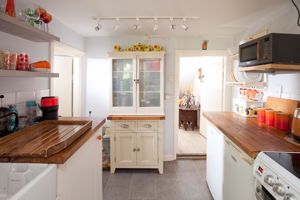 Kitchen- click for photo gallery